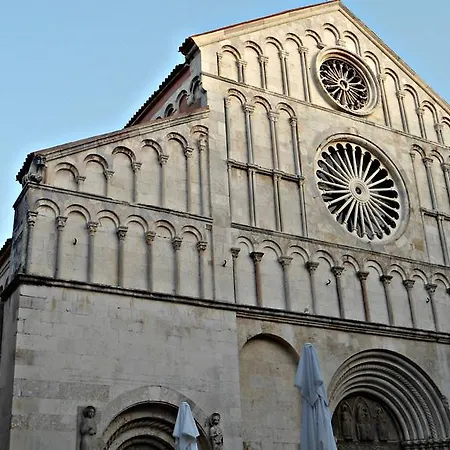 Apartment Domalu Old Town *