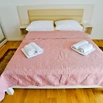 Apartment Domalu Old Town