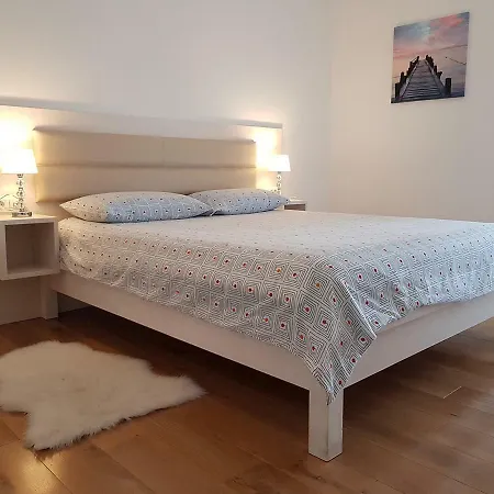 Domalu Old Town Apartman